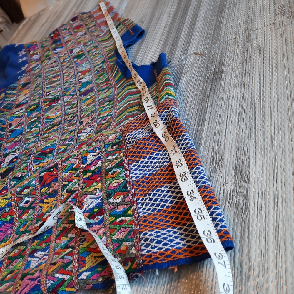 Guatemalan High Quality Loom Woven Traditional Huipil - Picture 11 of 12